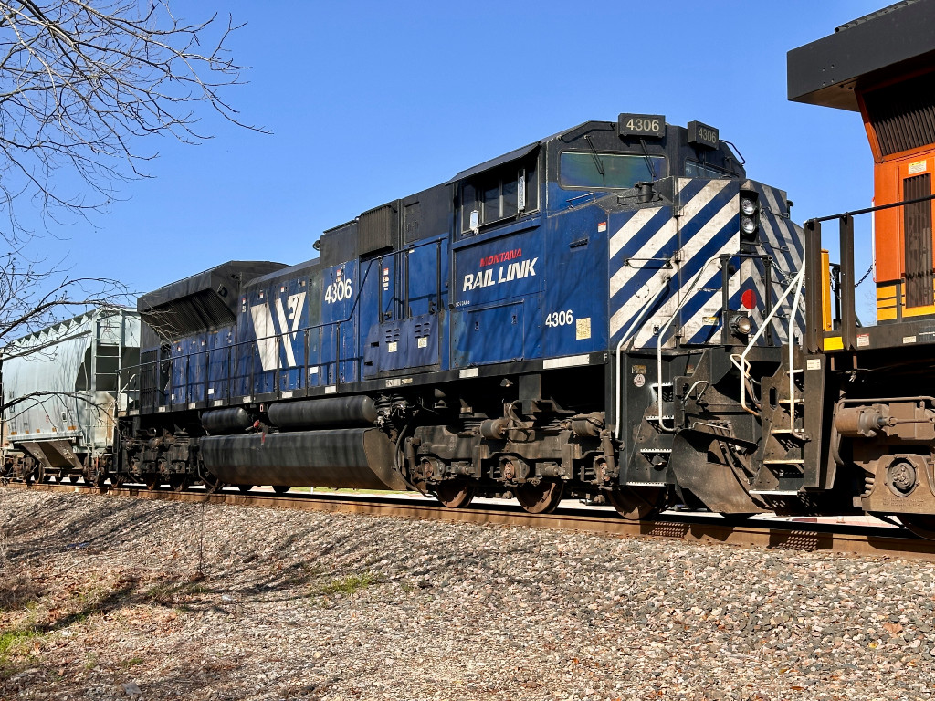 Roster shot of MRL 4306.